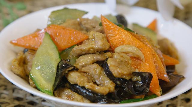 排骨肉炒菜的家常做法