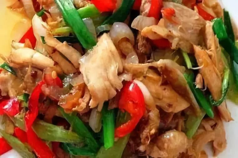 食堂咸菜豆腐，家常美味，营养又解馋