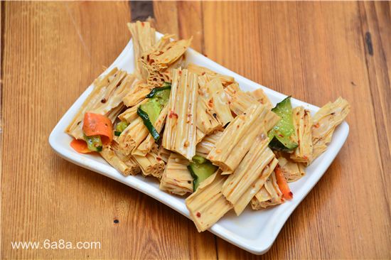 长条豆腐干的魅力，家常美食的健康秘密