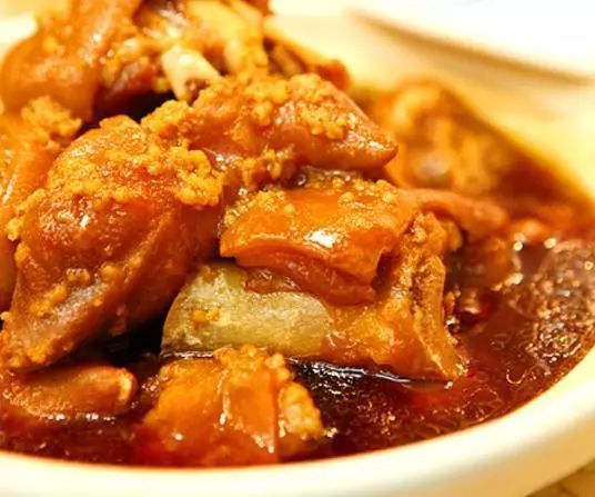 小米猪蹄蒸豆腐，滋养身心，美味滋补的家常佳肴
