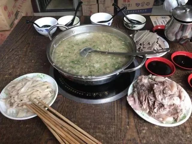 木桶羊肉，传统风味与现代烹饪的完美融合
