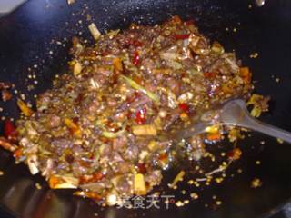 自贡辣子兔，川味美食的独特魅力