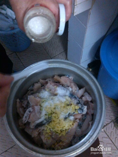 家常美食的魅力，红烧炸鱼块的美味与做法解析
