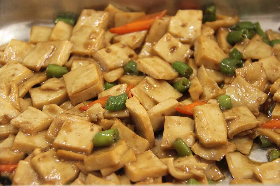 卤面筋双拼豆腐，美味素食的双重享受