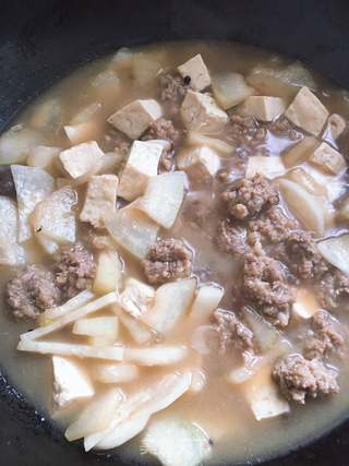 豆腐熬丸子汤的做法