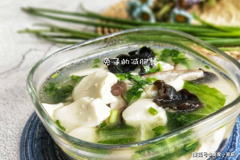 黑木耳青菜煮豆腐，一道养生美食的详细攻略