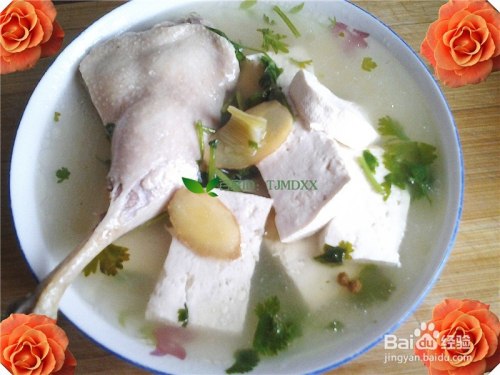 奶白鱼炖豆腐，鲜美滋补的家常美食