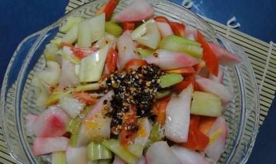 萝卜泡菜夹江鱼的做法视频