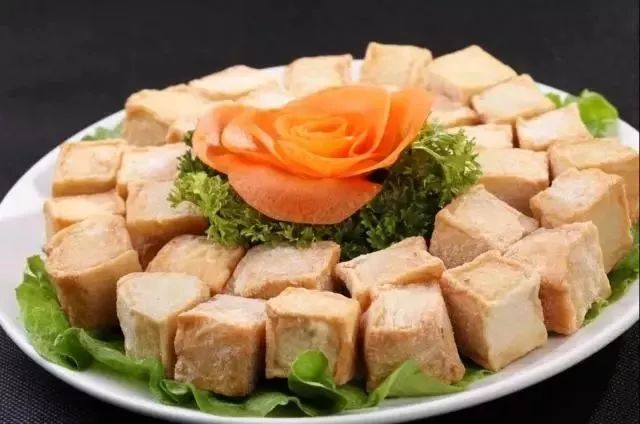 杂鱼豆腐火锅，温暖冬日里的鲜美佳肴