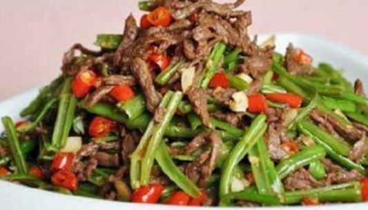 韭菜豆腐牛肉，一道美味的家常菜肴制作指南