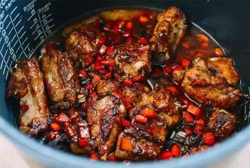 排骨干饭电饭煲的做法