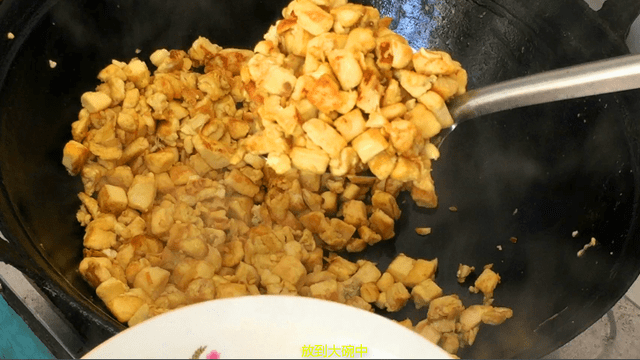 腊豆腐炖新鲜肉，传统风味与现代口感的完美融合