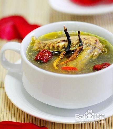 红枣枸杞鸽子汤，滋补养生的美食秘籍