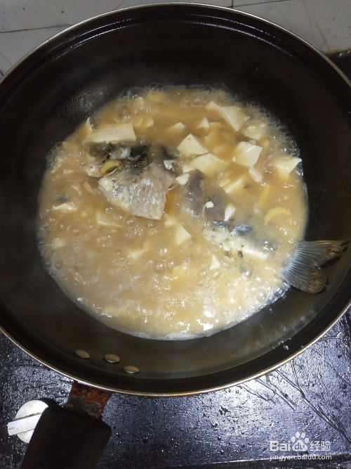 鱼肥豆腐汤，鲜美滋补的家常美食
