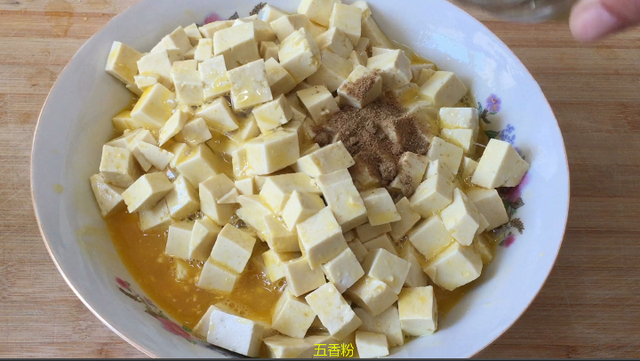 猪肉粉条豆腐馅饼，家常美食的温暖记忆