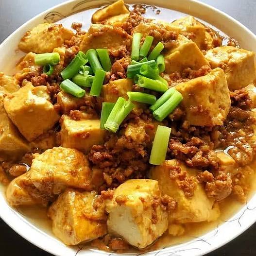 酸菜烩肉末豆腐的家常美味，酸辣开胃，营养满分