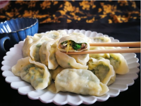 韭菜肉饺子馅的鲜美秘籍，家常美食的制作与功效解析