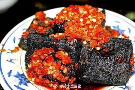 手绘臭豆腐肥肠，独特的美食碰撞，唤醒你的味蕾