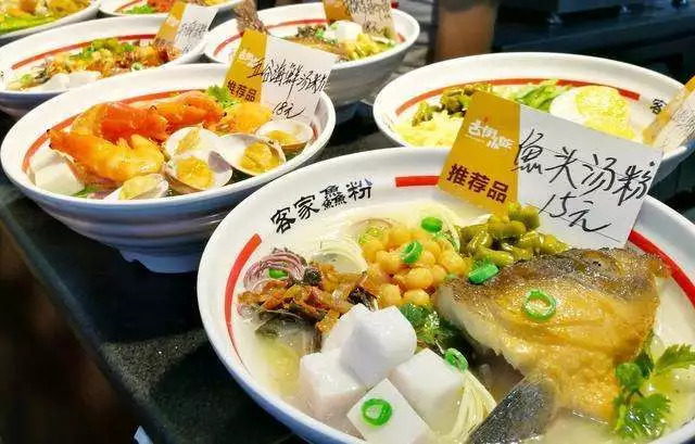 手绘臭豆腐肥肠，独特的美食碰撞，唤醒你的味蕾