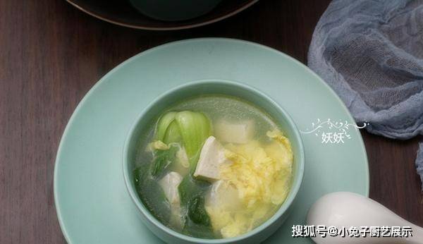 泥鳅豆腐洋葱汤，滋养身心的一碗鲜美汤品