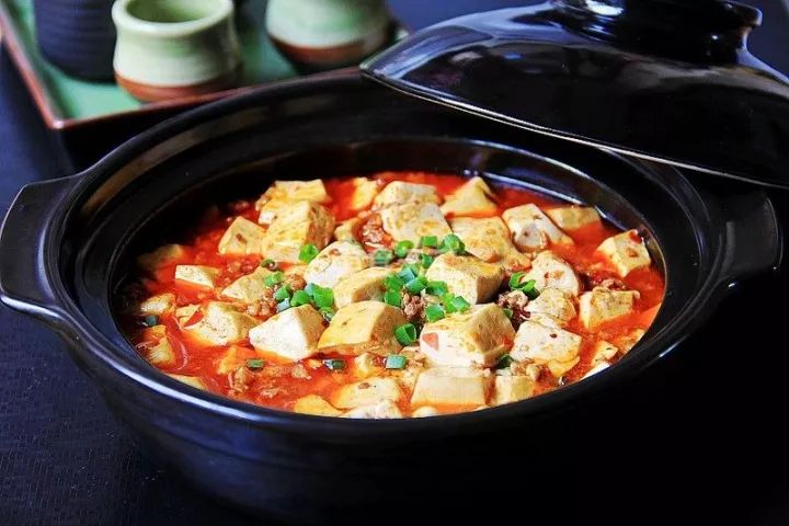 豆腐粉丝煲清汤，温暖心灵的美味佳肴
