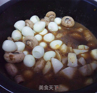 芋头烧鸡蛋的做法
