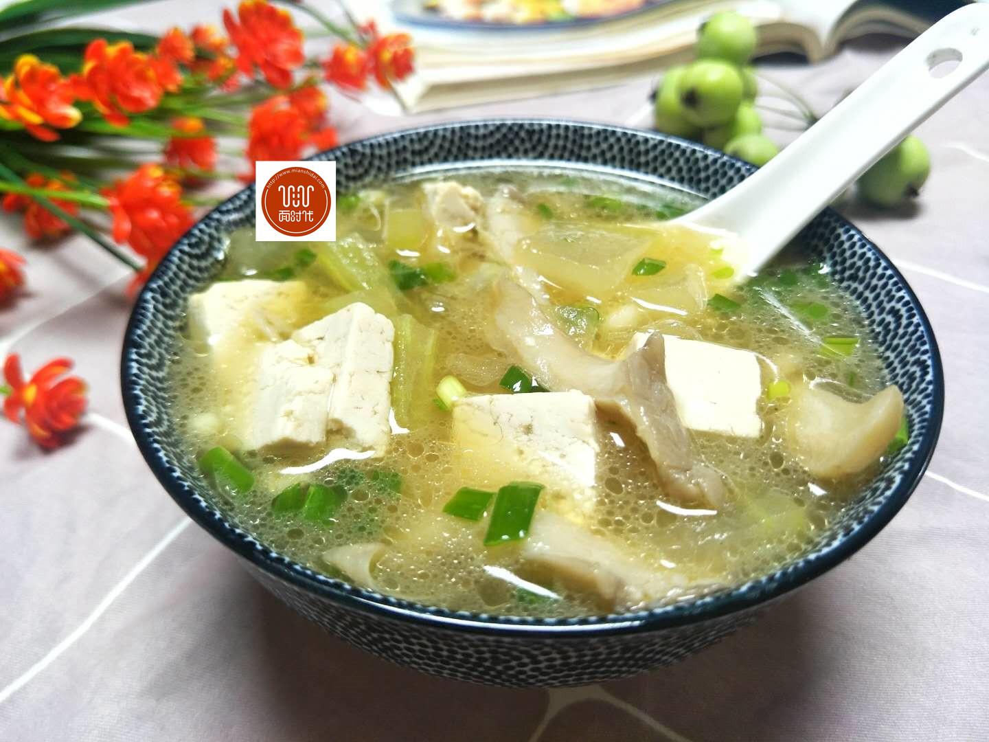 寿阳蘑菇豆腐汤，一碗温暖的养生佳品