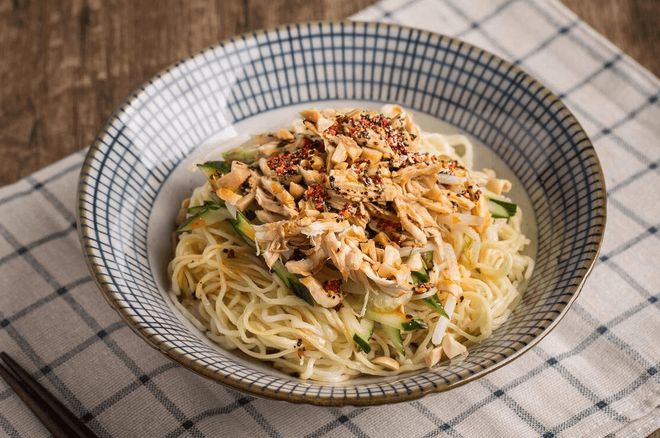 夏日解暑神器，家常凉面的制作与食用指南