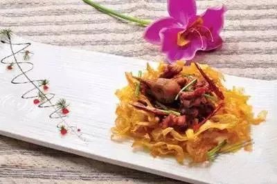 响皮豆腐汤，一道温润养生的美味佳肴