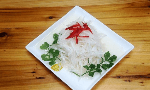 夏日消暑佳品——糖醋萝卜凉菜的制作与养生功效
