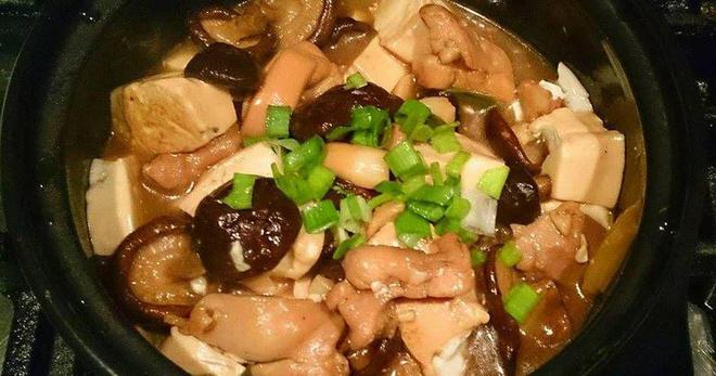 鸡腿豆腐炒虾，鲜美口感，营养满分的一锅佳肴