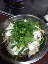 酸菜桂花鱼炖豆腐的做法