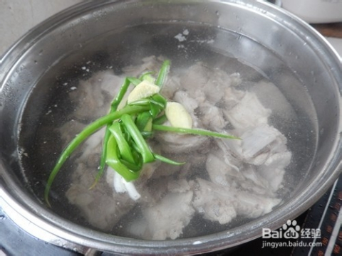 黄豆炖排骨汤，滋养身心的一道家常美味