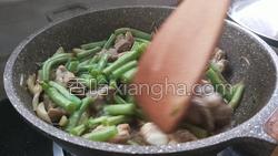 排骨豆角萝卜丝汤的做法