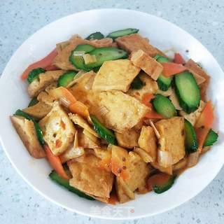 干豆角烧豆腐，家常美食的温暖记忆