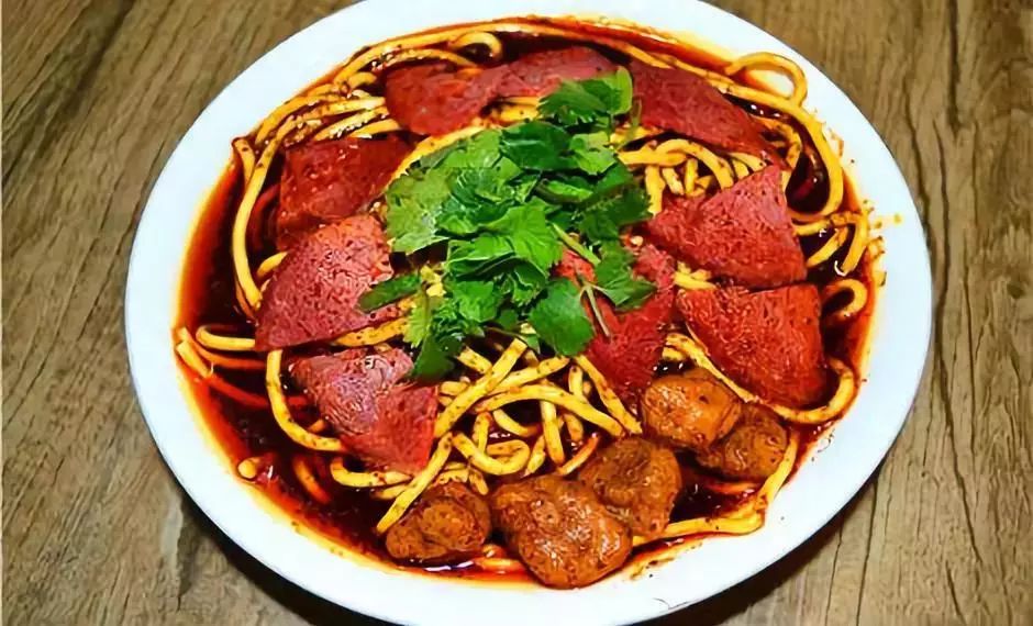 传统美味再现，肉哨子面的魅力与家常做法解析