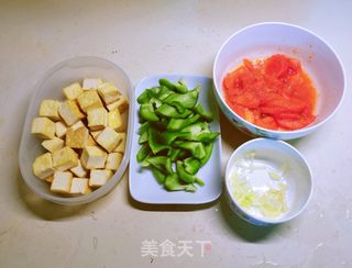 葱青椒炒豆腐，家常美味，营养满分的小炒食谱