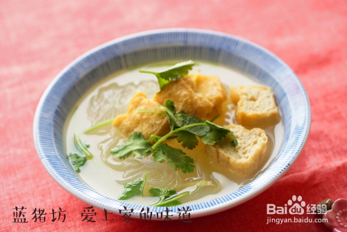 油豆腐蒸馒头的传统美食魅力，营养均衡，美味可口