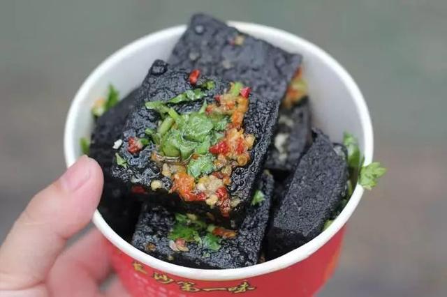香菜炸臭豆腐，独特风味的小吃魅力