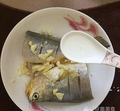 金龙鱼做饭的做法