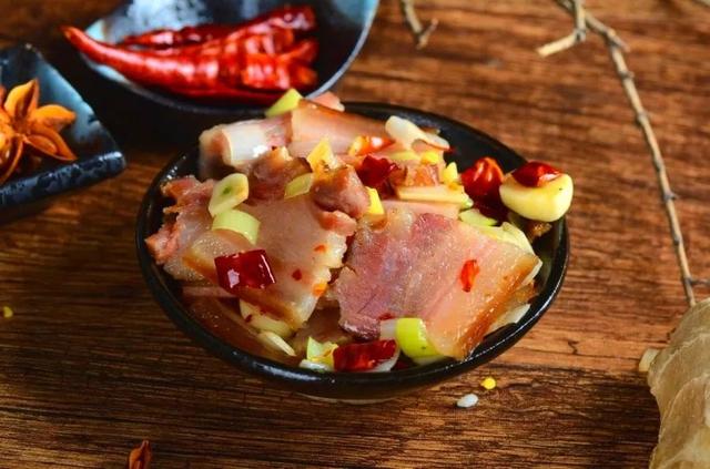 家常美食，煮腊肉炖豆腐的醇香与滋补之道