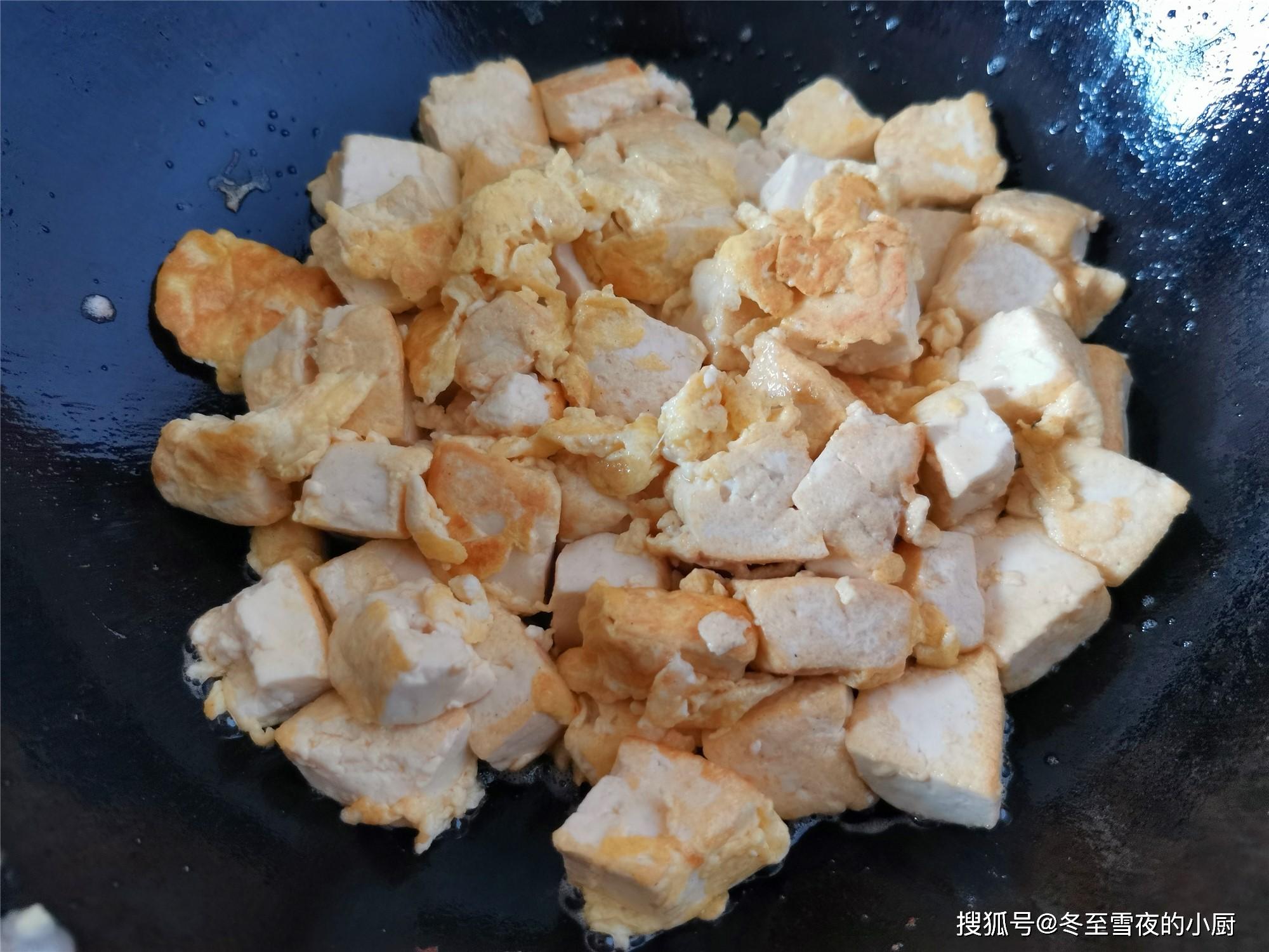 成块鸡蛋豆腐做法视频