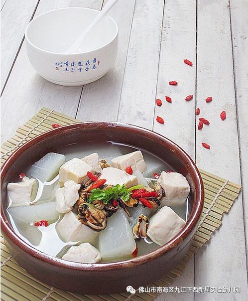 萝卜豆腐汤嫩豆腐，滋养身心的一道家常美味