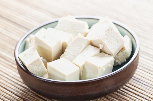 葛根豆腐凉拌，夏日清凉养生佳肴
