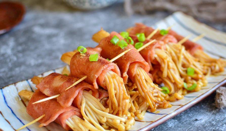 鸡翅金针菇炖豆腐，美味炖菜的三重奏，营养与口感的完美融合