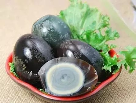 皮蛋的奥秘，传统美食的现代魅力与家常做法解析