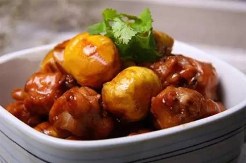 鸡肉板栗炖豆腐，滋补养生的家常美味