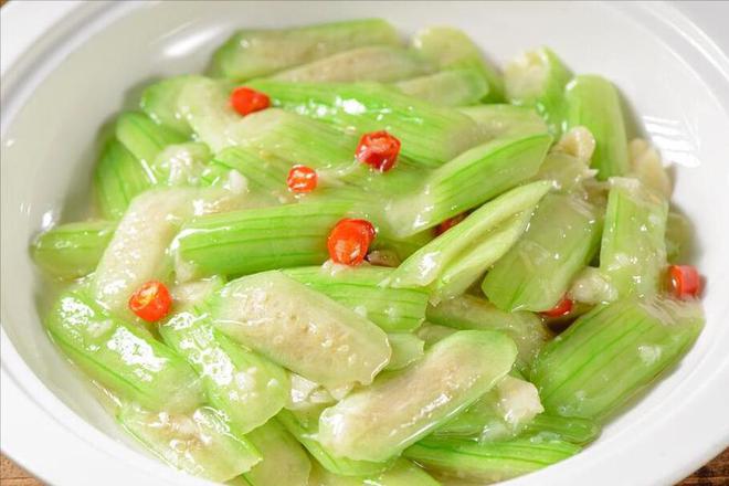 炖嫩豆腐丝瓜的做法