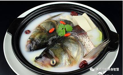 潮汕豆腐炖鱼，传统美食的现代魅力