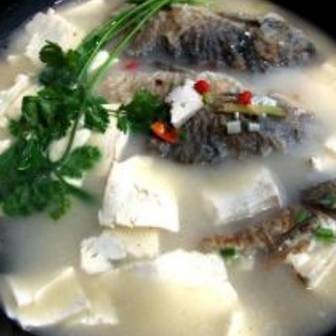 潮汕豆腐炖鱼，传统美食的现代魅力